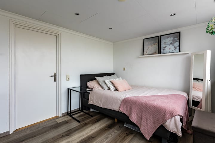 Photo 42 of Burgemeester van Loonstraat 18