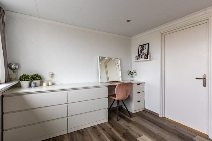 Photo 43 of Burgemeester van Loonstraat 18