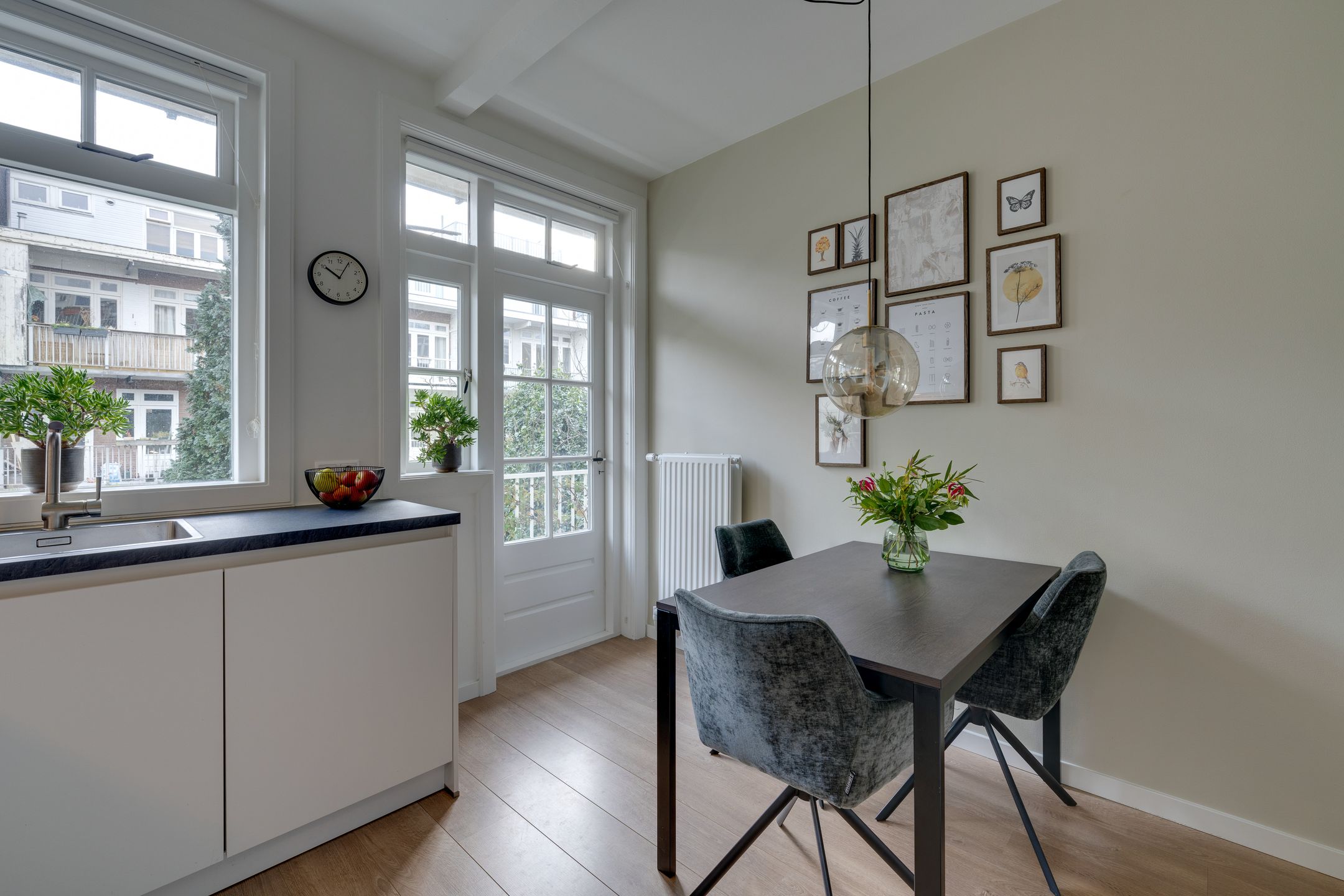 Photo 21 of Kinderdijkstraat 83-1