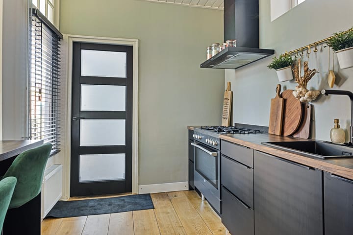 Foto 15 van Bornsestraat 148