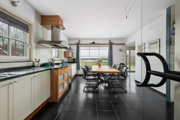 Photo 8 of Veerweg 8