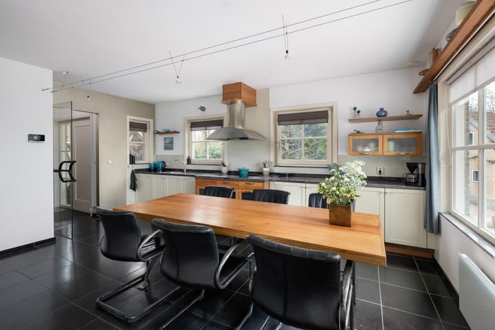 Photo 10 of Veerweg 8