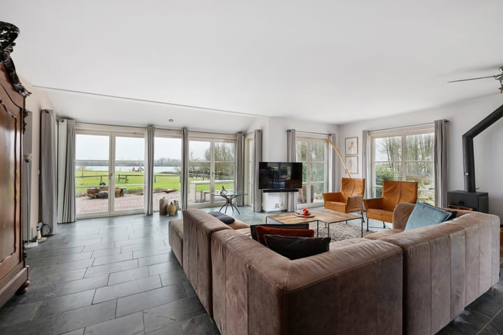 Photo 14 of Veerweg 8