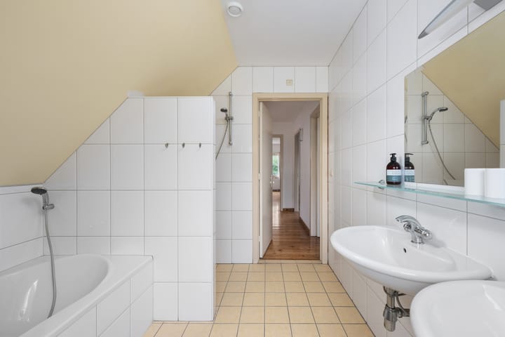 Photo 36 of Veerweg 8