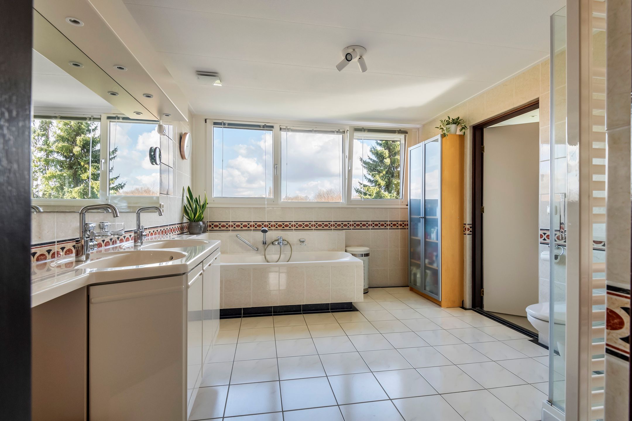 Foto 42 van de Uilenburg 10