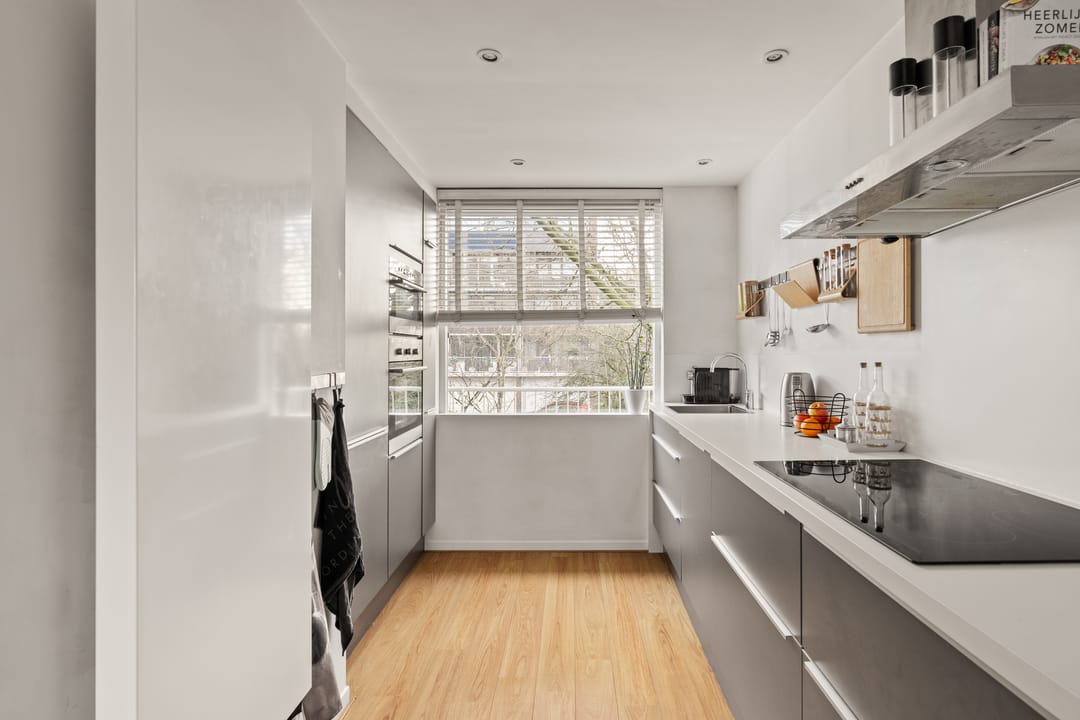 Photo 2 of Coornhertstraat 205-D