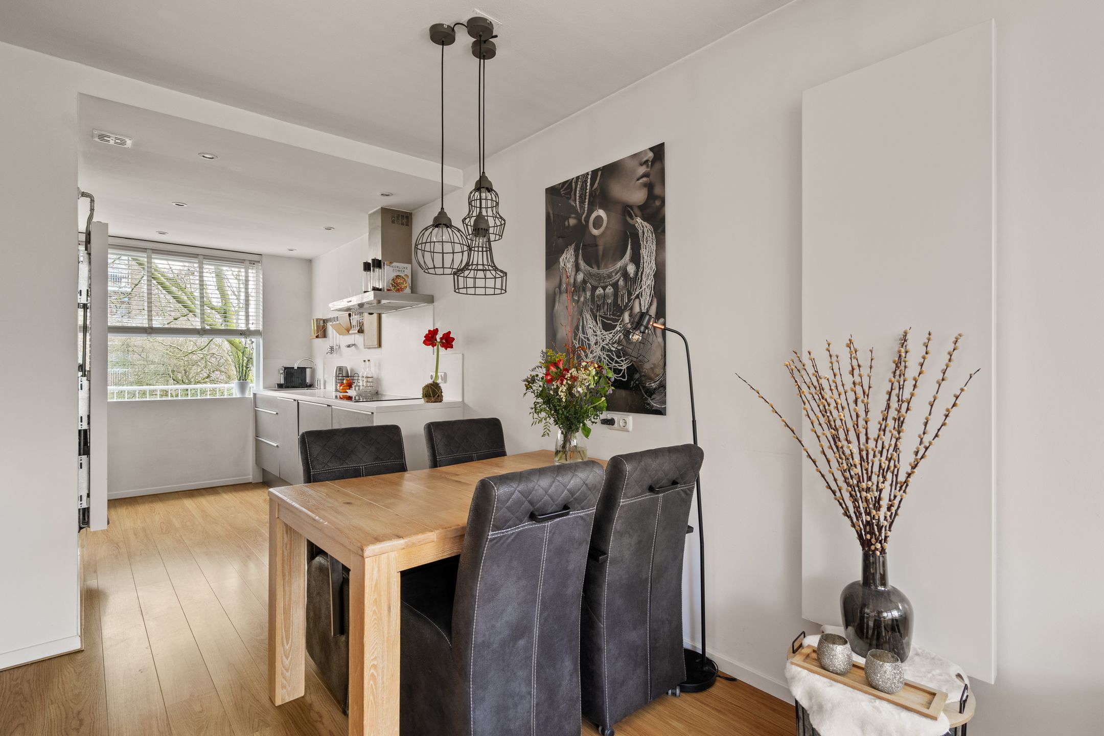 Photo 6 of Coornhertstraat 205-D