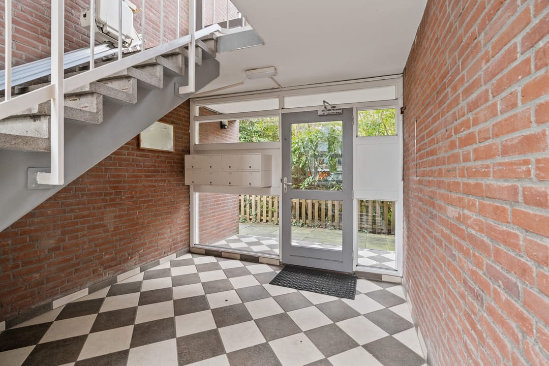 Photo 22 of Coornhertstraat 205-D