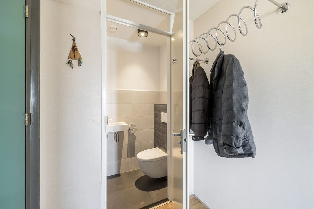 Foto 8 van Van Limburg Stirumstraat 165