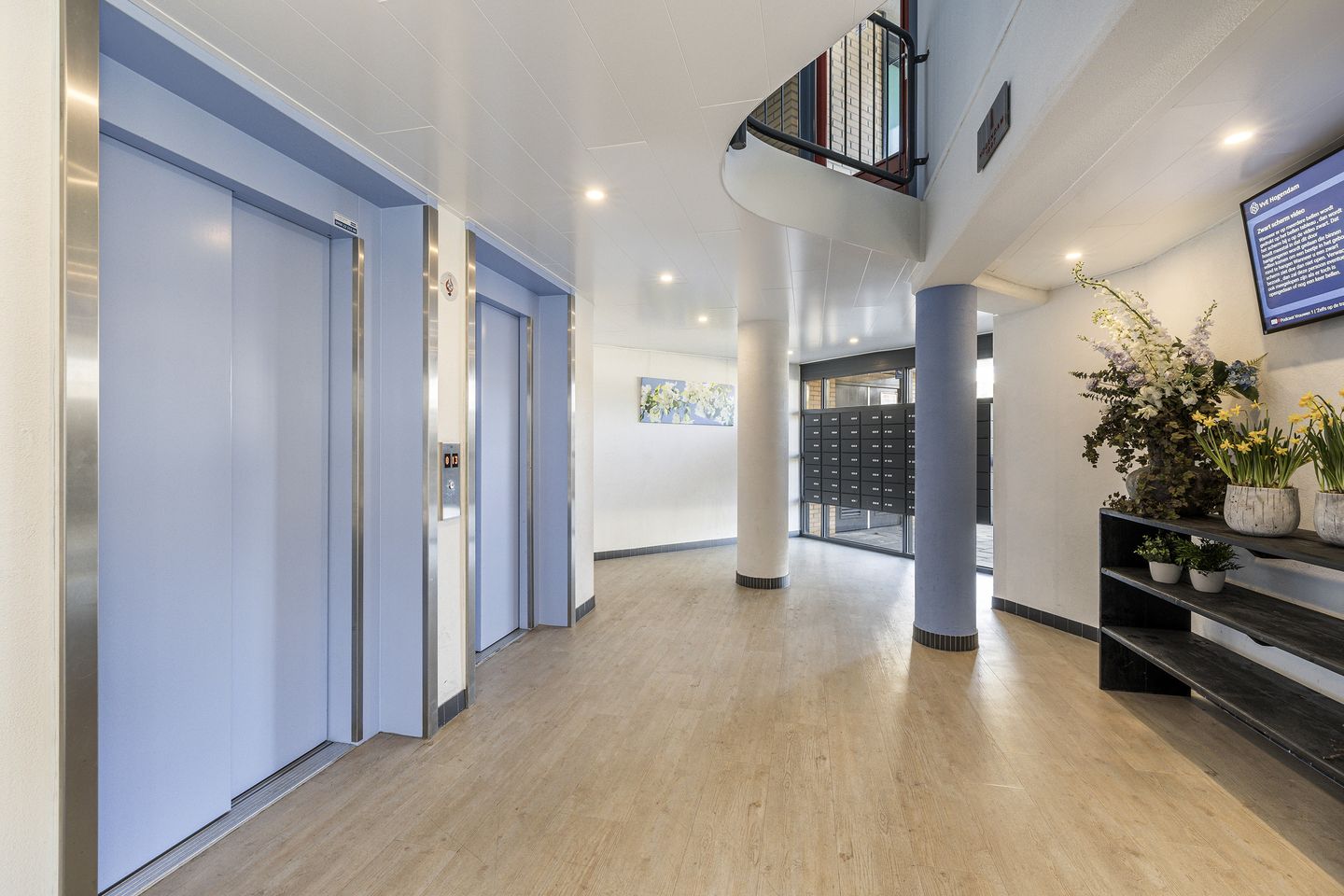 Foto 25 van Van Limburg Stirumstraat 165