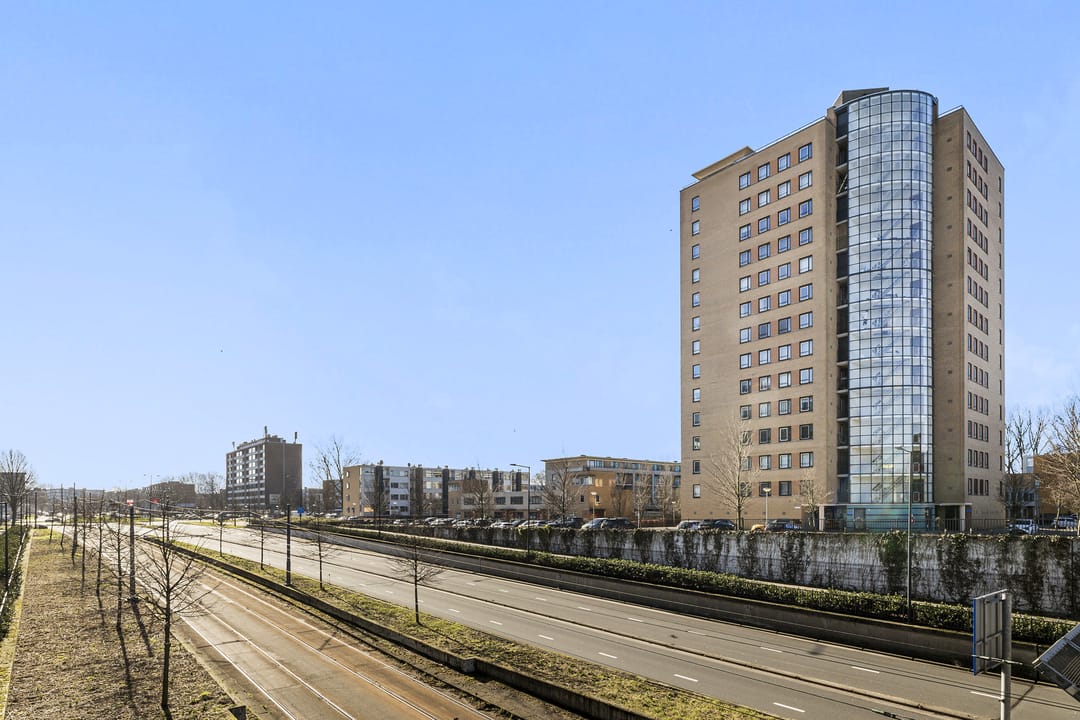 Foto 26 van Van Limburg Stirumstraat 165