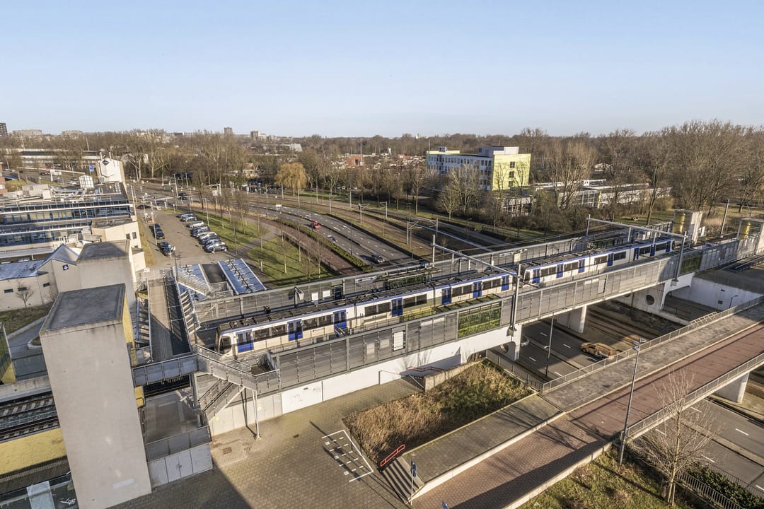 Foto 31 van Van Limburg Stirumstraat 165