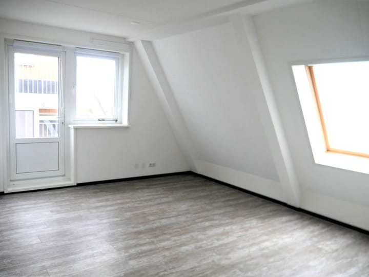 Foto 2 van Dorpsweg 1-T