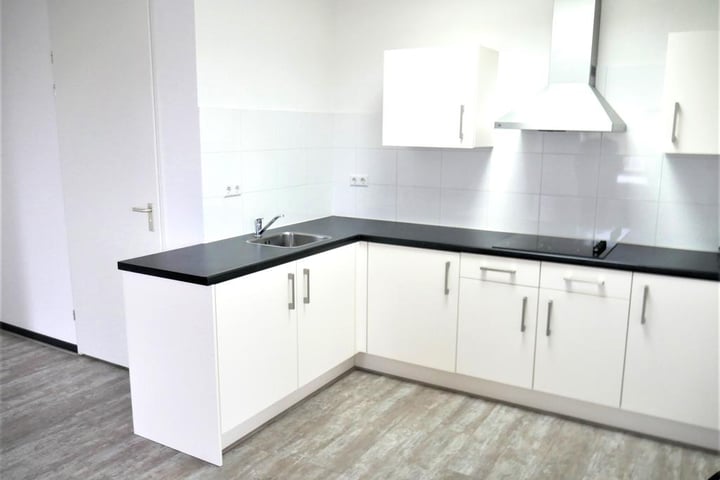 Foto 4 van Dorpsweg 1-T