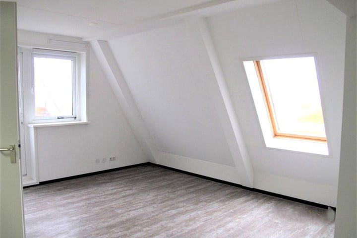 Foto 5 van Dorpsweg 1-T