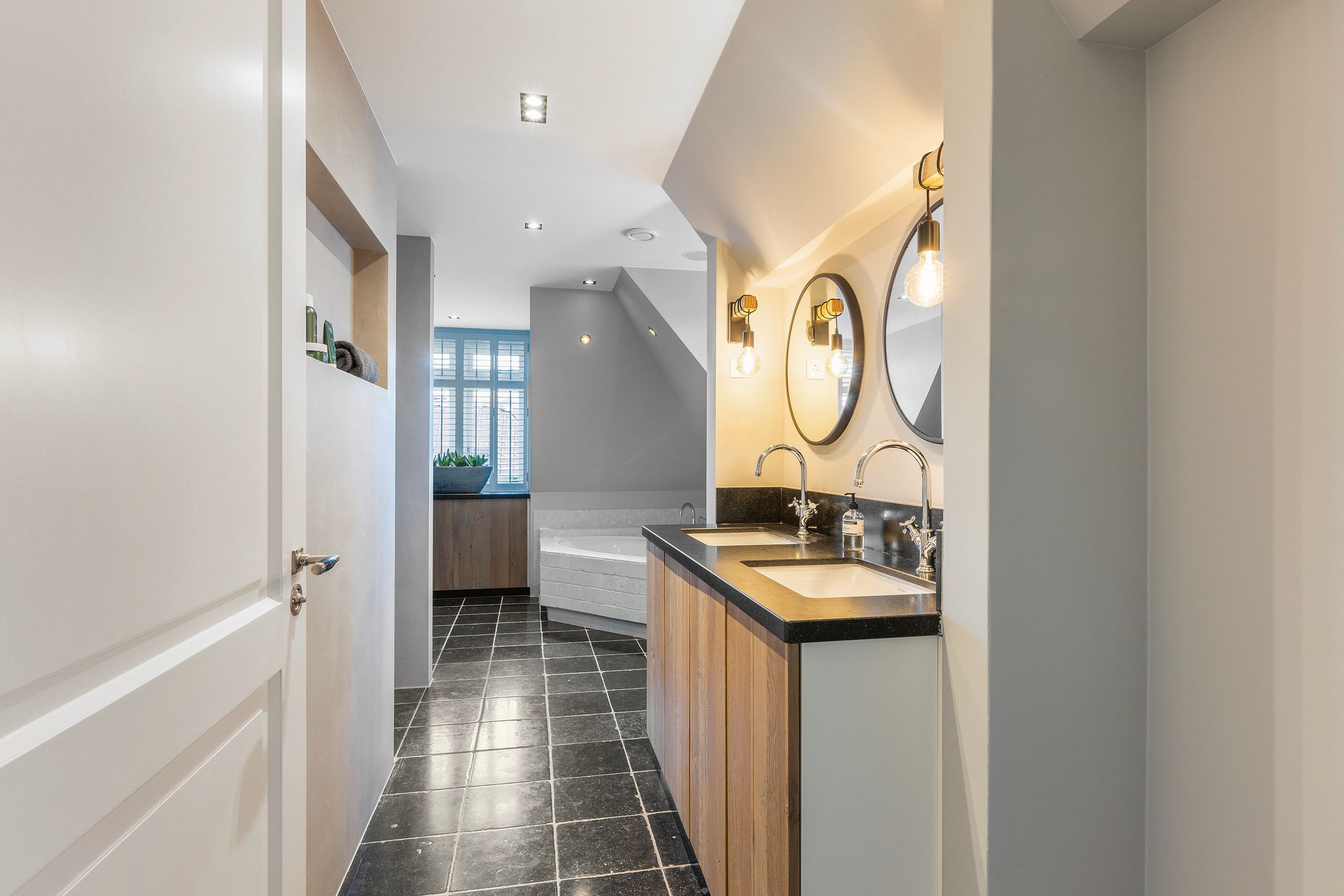 Photo 69 of Nieuweweg 37