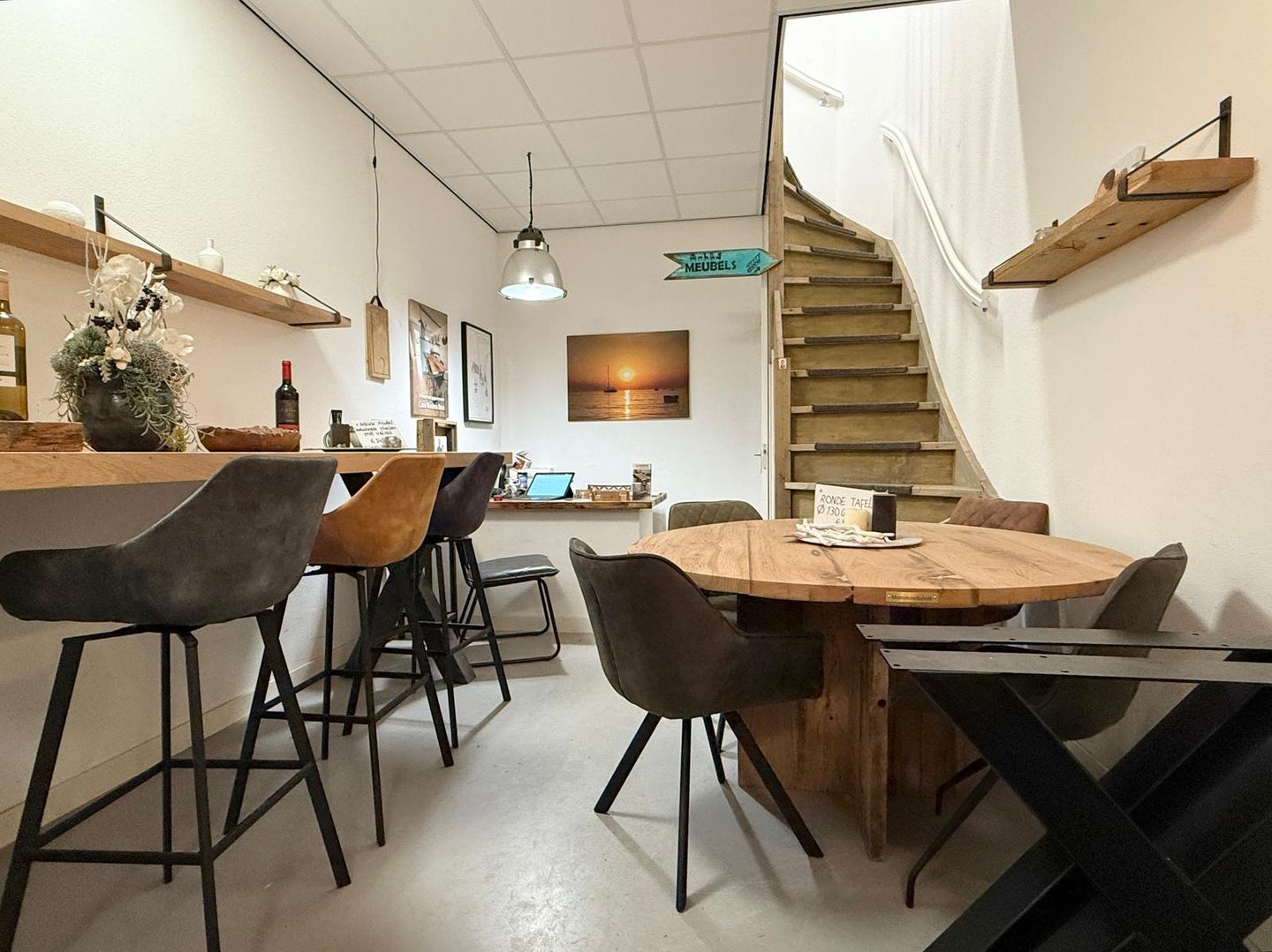 View photo 5 of Einthovenstraat 81