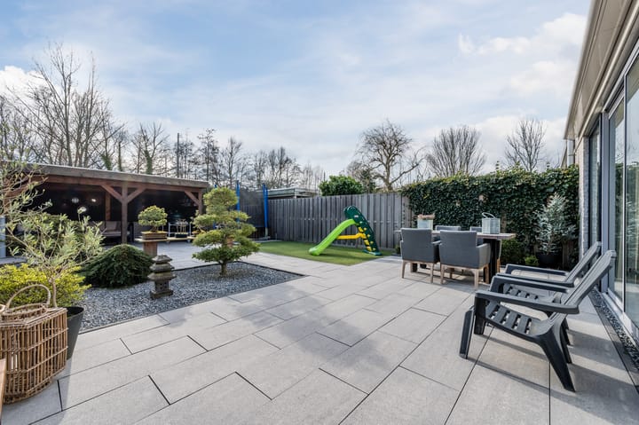 Foto 2 van Weegbree 18