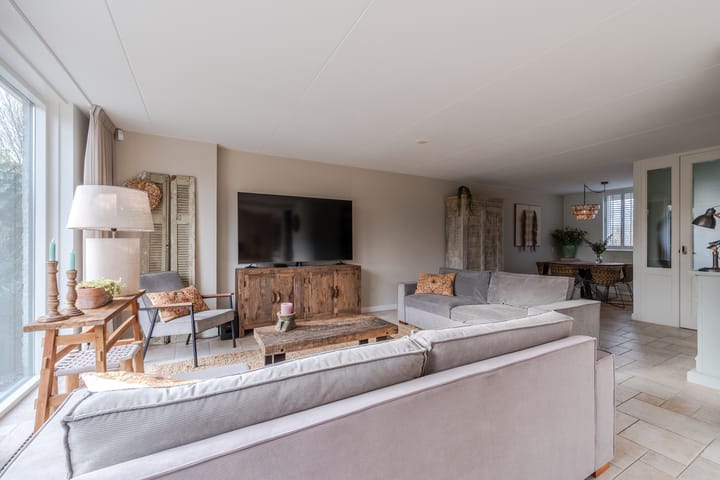 Foto 5 van Weegbree 18