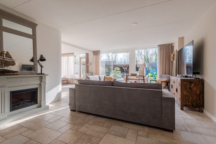 Photo 6 of Weegbree 18