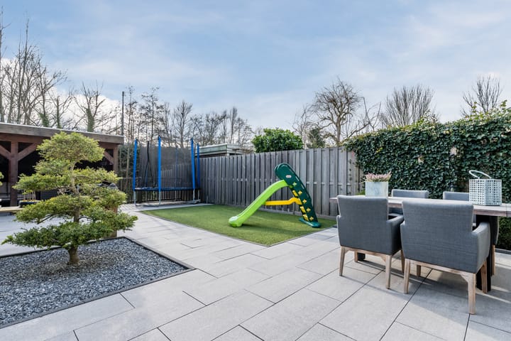 Photo 33 of Weegbree 18