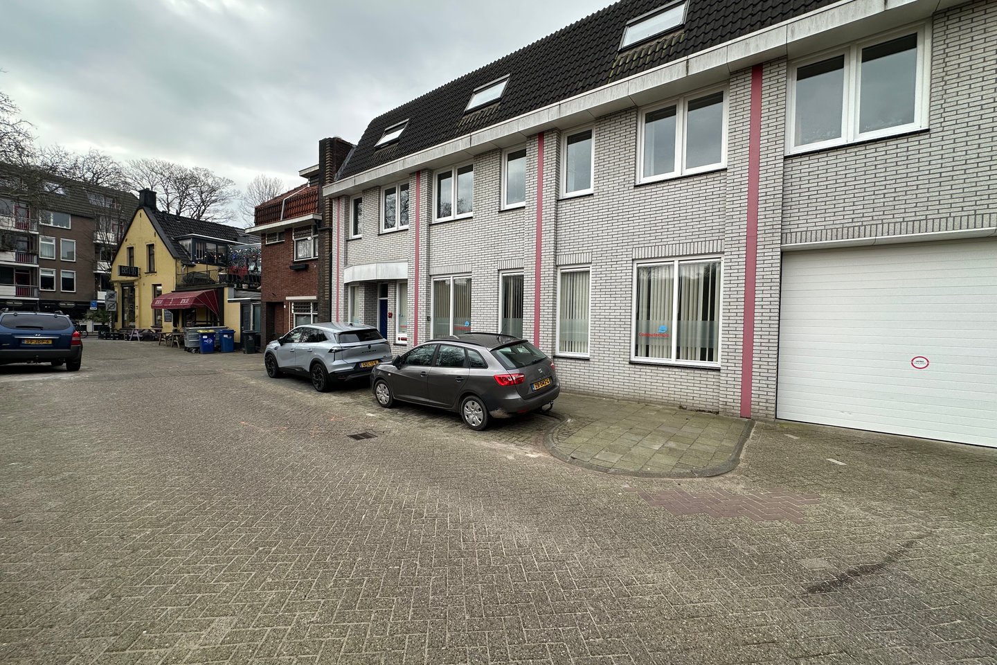 View photo 2 of Paterstraat 89