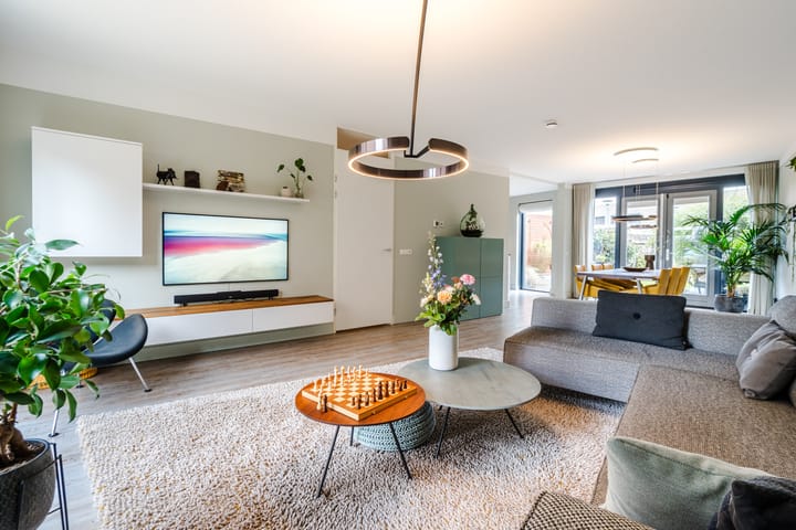 Photo 2 of Adriaan van Royenlaan 33