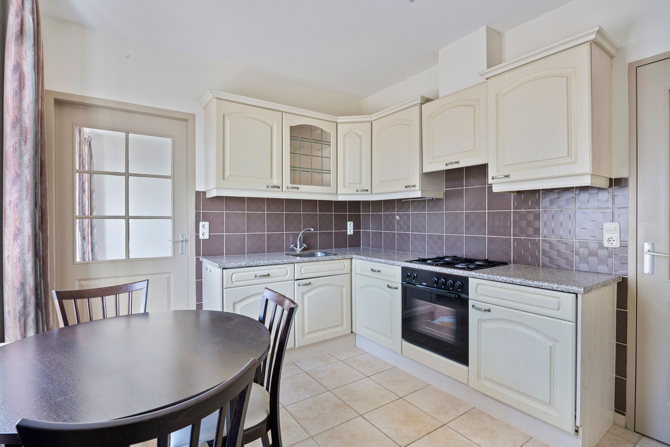 Foto 15 van Plasstraat 2-A