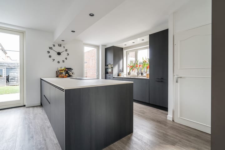 Foto 9 van Tromplaan 140