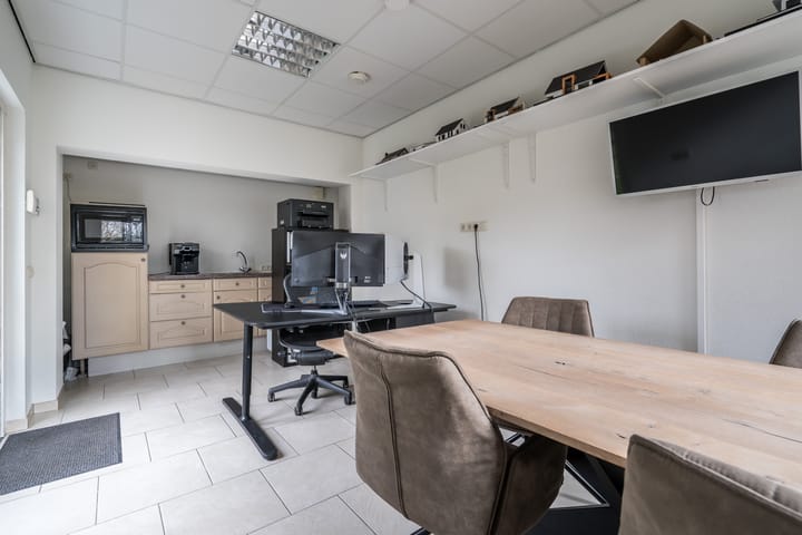 Foto 37 van Tromplaan 140