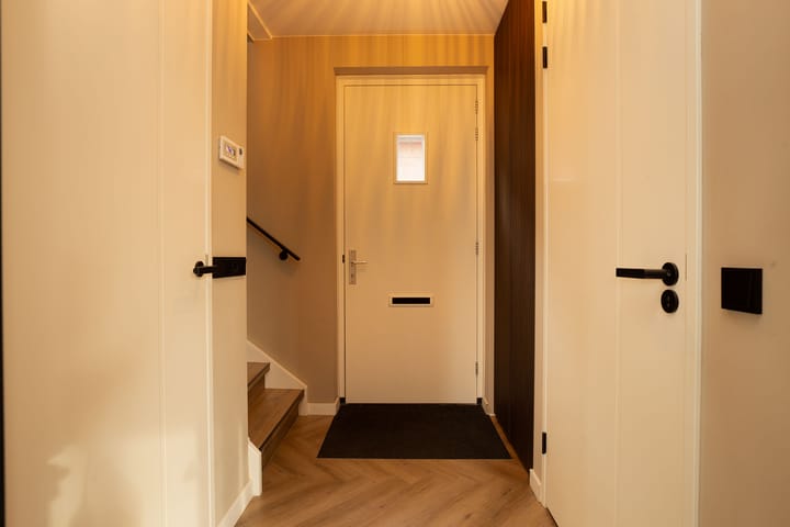 Foto 8 van Helmbloem 17