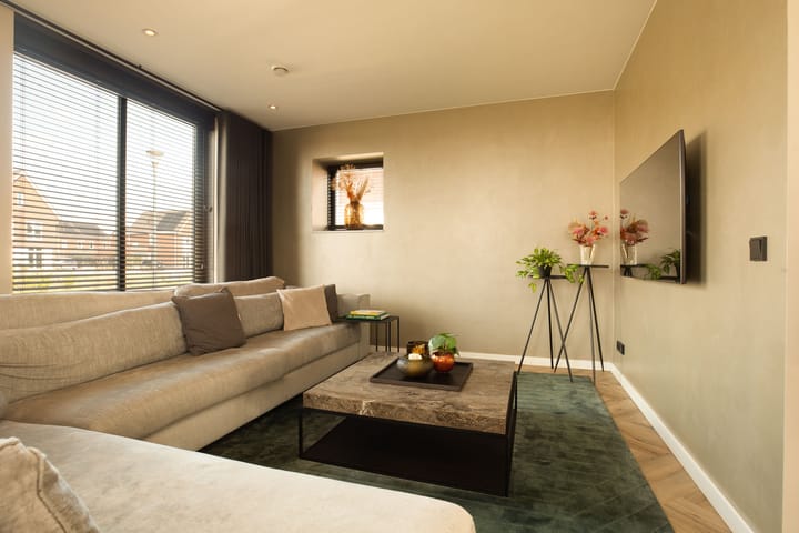 Foto 13 van Helmbloem 17