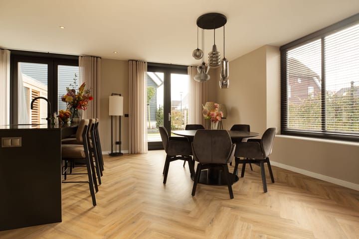 Foto 16 van Helmbloem 17