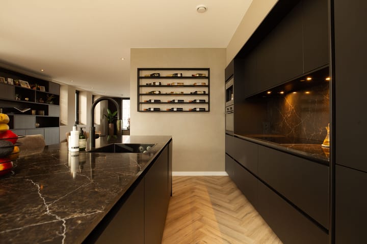 Foto 21 van Helmbloem 17