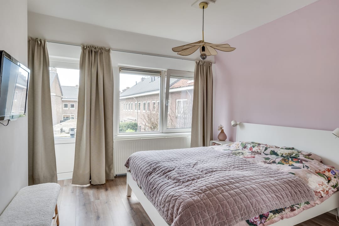 Foto 22 van Zonneroosstraat 4