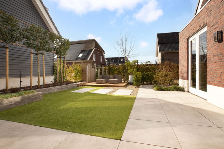 Foto 4 van Helmbloem 17