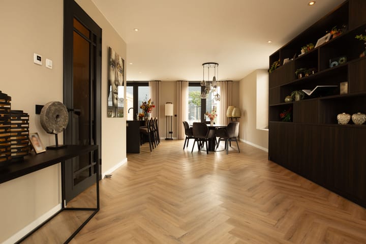 Foto 15 van Helmbloem 17