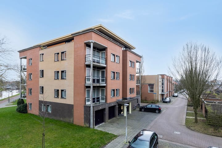 Photo 6 of Emmastraat 42