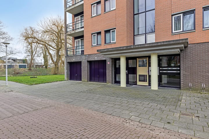 Photo 7 of Emmastraat 42