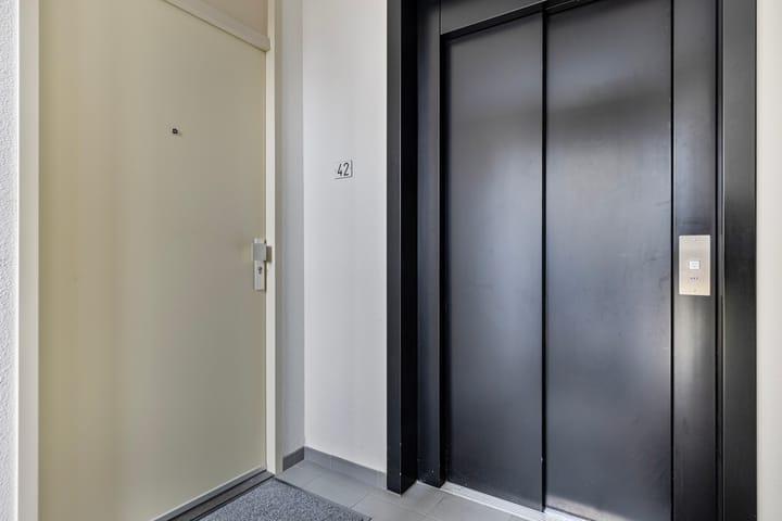 Photo 9 of Emmastraat 42