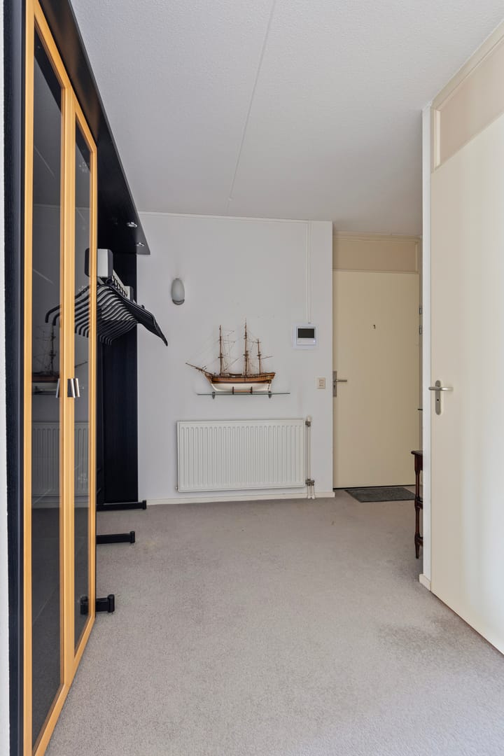 Photo 10 of Emmastraat 42