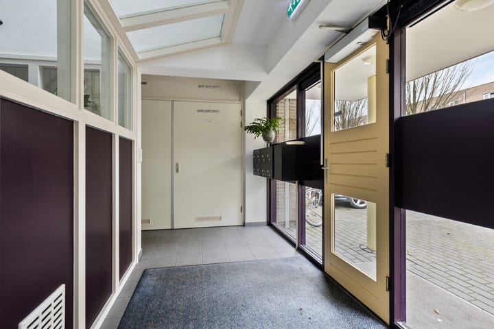 Photo 11 of Emmastraat 42