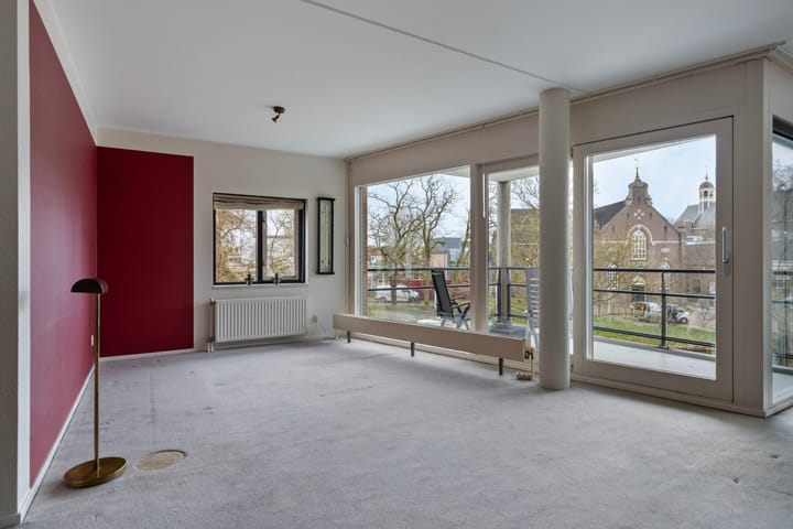 Photo 16 of Emmastraat 42