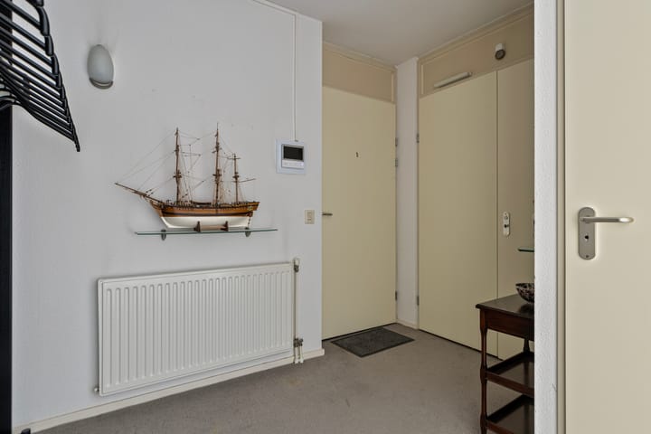 Photo 17 of Emmastraat 42