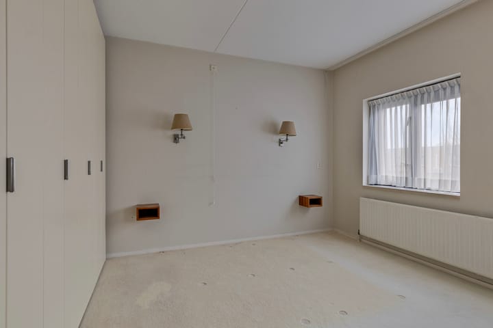 Photo 22 of Emmastraat 42