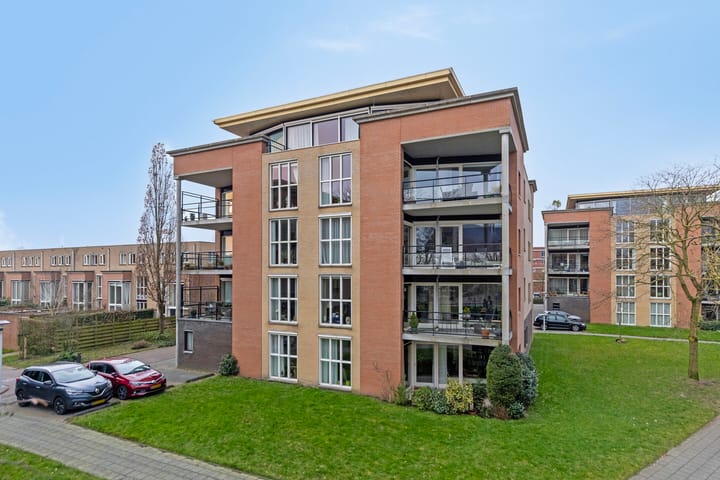 Photo 30 of Emmastraat 42