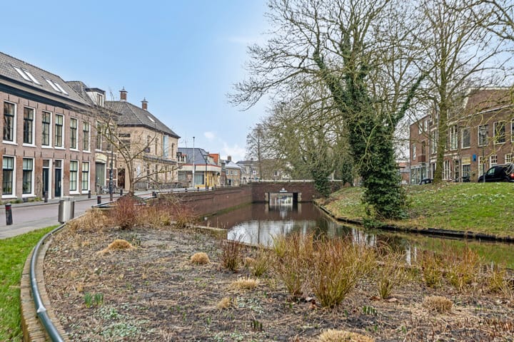 Photo 32 of Emmastraat 42