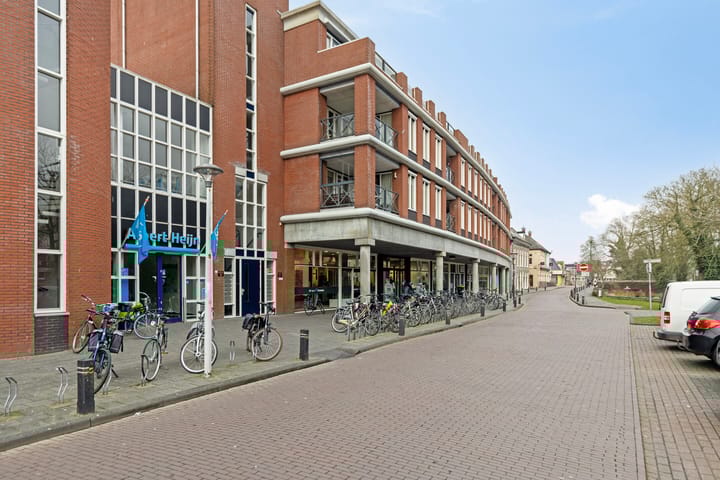 Photo 34 of Emmastraat 42