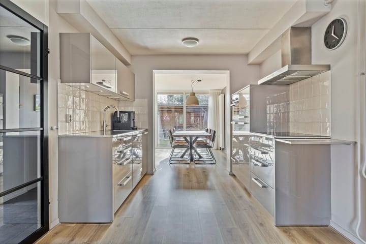 Foto 8 van Wilgenroos 72