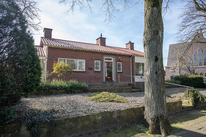 Photo 6 of Burgemeester J.C. van den Bergplein 2-A